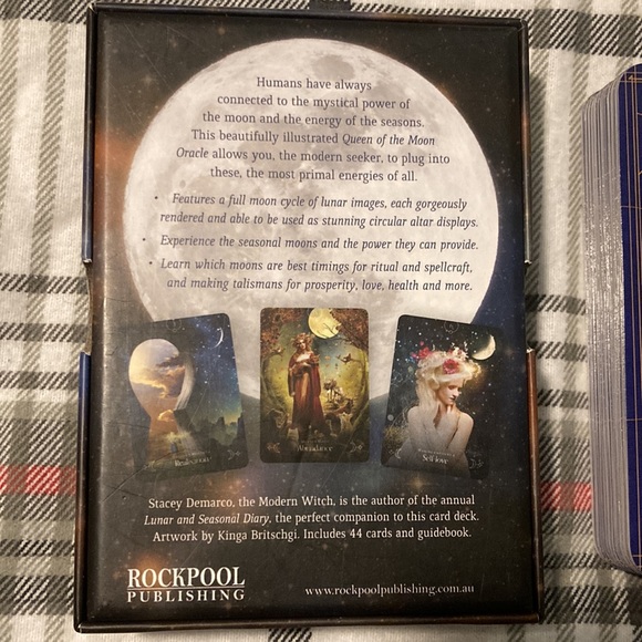 Queen of the Moon Oracle Deck by Stacey Demarco - Picture 3 of 3